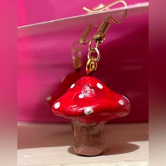 RESTOCKED🍄HANDMADE Polymer Clay Mushroom earrings🍄 - Picture 5 of 6